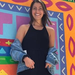 Meet your Posher, Laura